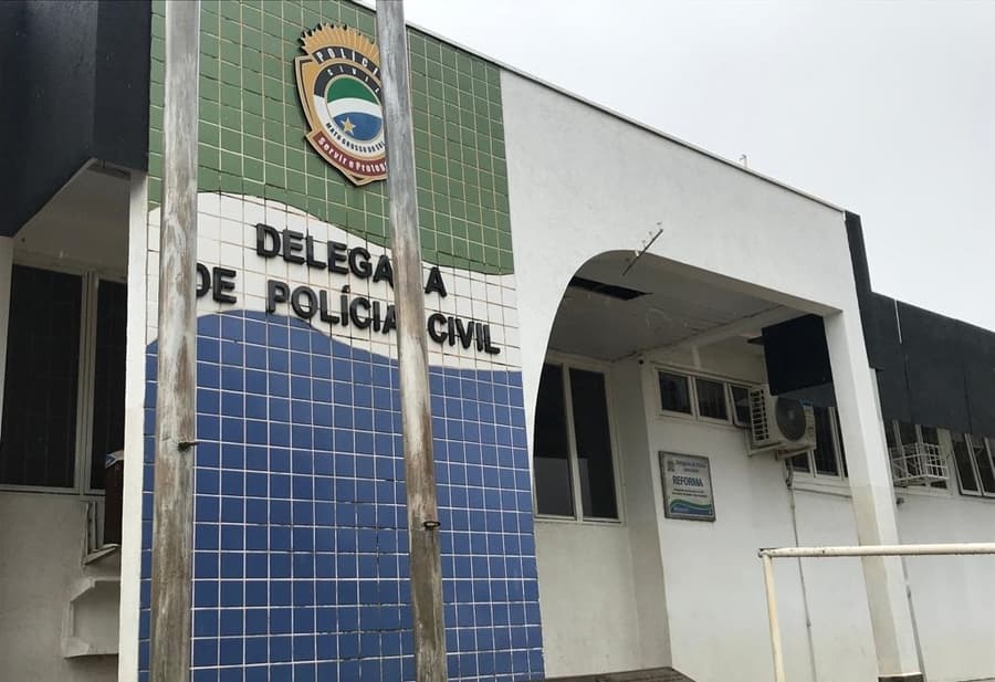 Mulher vai até delegacia após ex-namorado invadir a casa dela e furtar pertences