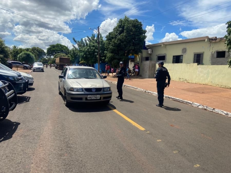 GEMUTRAN e Polícia Militar realizam Blitz Educativa em frente as escolas de Maracaju