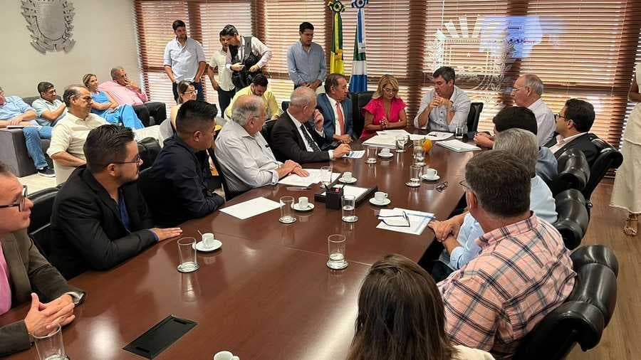 Governador confirma recursos para instalação de semáforos, recapeamento da MS-162 e recuperação de estradas vicinais