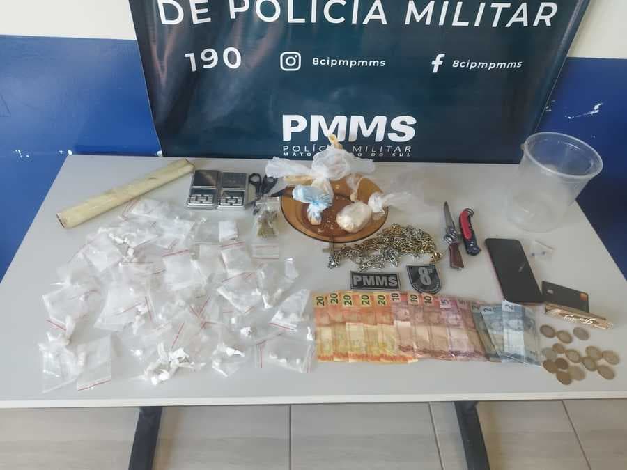 Após abordagem no Bairro São Bento, PM fecha “boca de fumo” e prende três traficantes