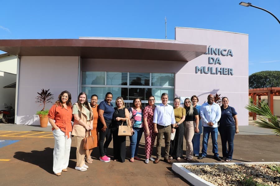 Pioneira no estado, Maracaju recebe visita de autoridades de Sidrolândia para conhecer a Sala da Mulher