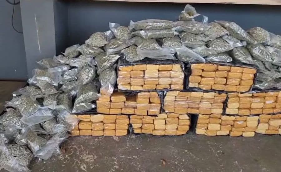 PMR apreende 244 Kg de maconha e 490 pacotes de cigarro na MS-162