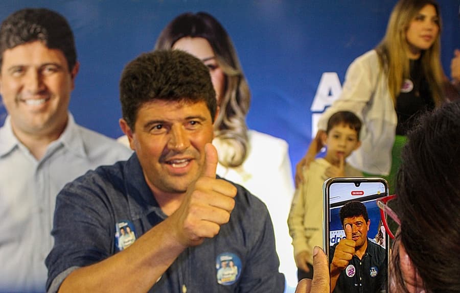Rodrigo Basso e Chris Fiuza promovem grande carreata hoje a partir das 15h30