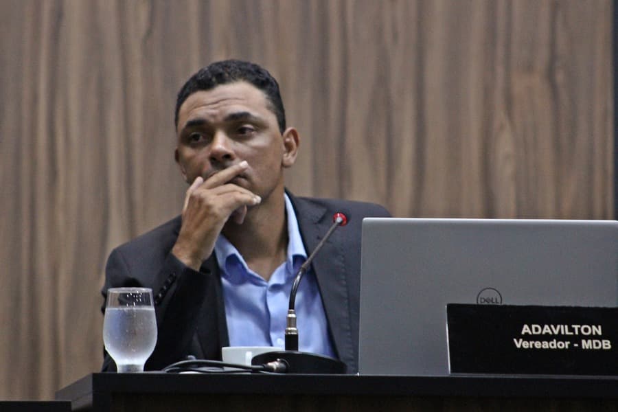 Em requerimento, Adavilton cobra justificativa da suspensão da bolsa música para alunos da Banda Municipal