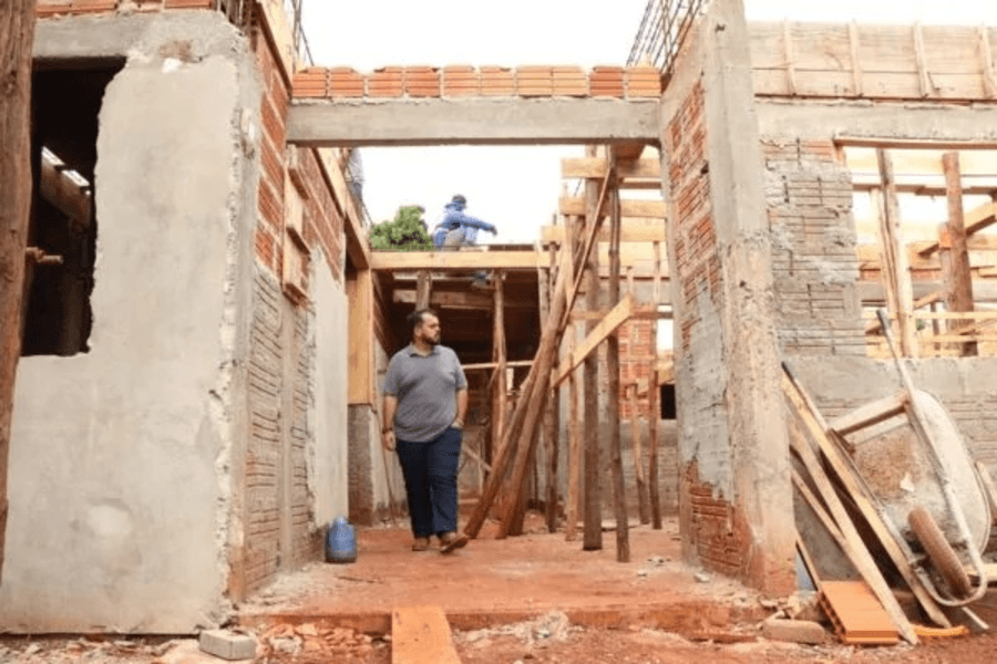 Vereador Robert cobra retomada de obra do CAPS em sessão da Câmara Municipal de Maracaju