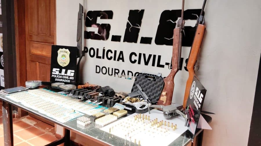 Polícia Civil apreende arsenal em casa de suspeito de ser o mandante de homicídio de pecuarista em MS