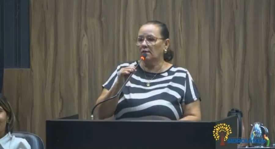 “Não existe mais casa de graça”, diz vereadora Juscinei Claro ao falar sobre programa habitacional e negar que políticos fazem indicação
