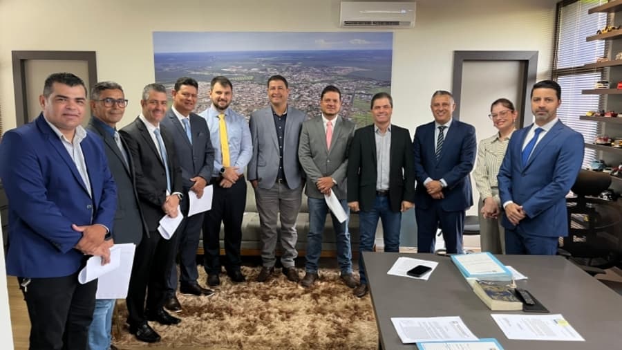 Comitiva com prefeito e vereadores de Maracaju vai a Brasília em busca de recursos para o município