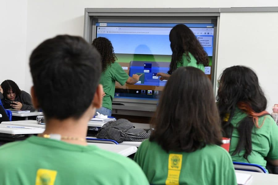 Ensino Médio da rede estadual conquista o melhor resultado de proficiência da história de MS