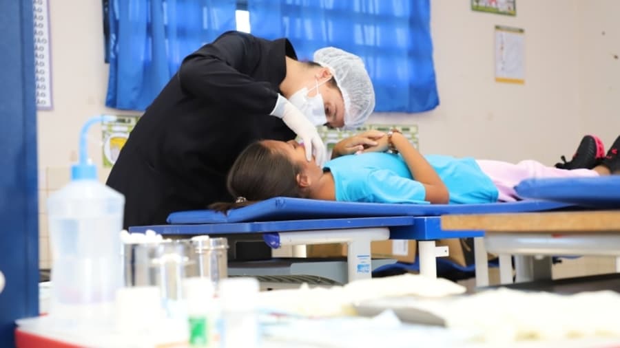 Prefeitura realiza o “Dia D” Mais Saúde Bucal nas escolas e leva atendimento odontológico para crianças de Maracaju