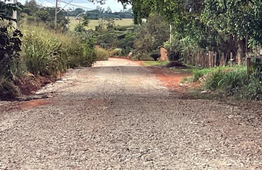 Secretaria Municipal de Obras inicia cascalhamento no Assentamento Vista Alegre