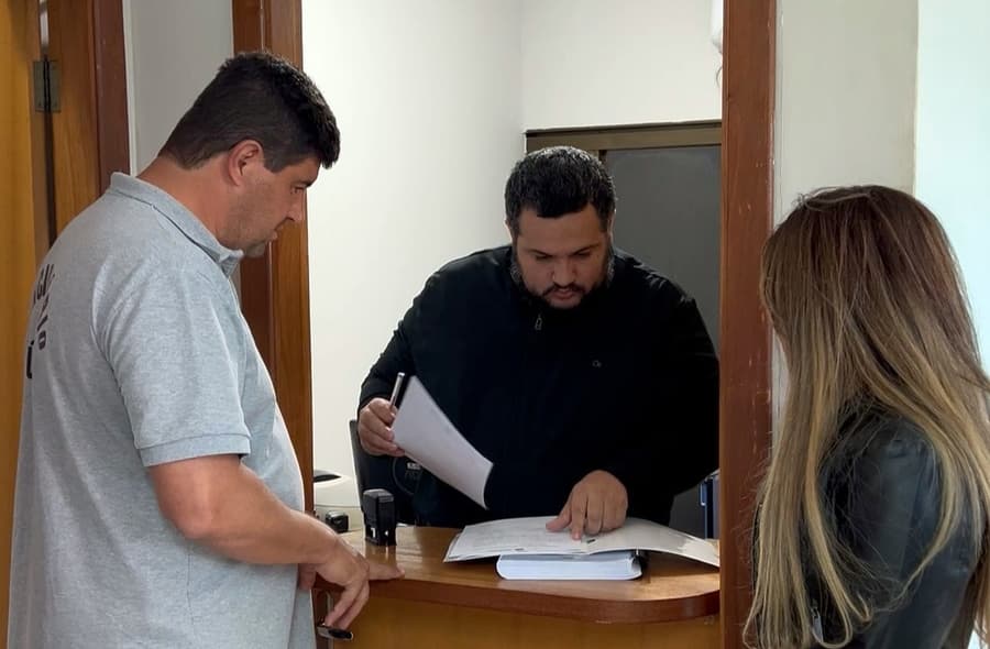 Prefeito Rodrigo Basso entrega projeto de reforma administrativa na Câmara Municipal de Sidrolândia