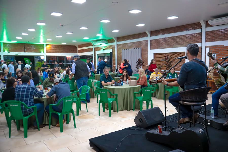 Sicredi Pantanal MS encerra Expomara 2025 comemorando ações conjuntas e fortalecendo parcerias com produtores rurais