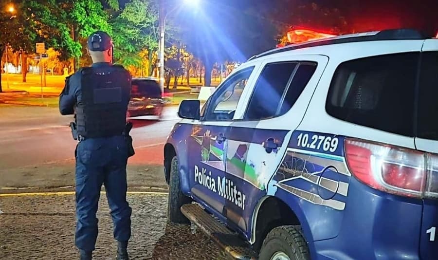 Ladrão tenta roubar celular, corta vítima com garrafa de vidro e acaba preso pela PM em Sidrolândia