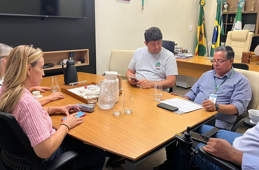 Prefeito Rodrigo Basso recebe vereadores e representantes parlamentares para tratar de demandas da saúde