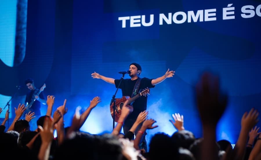 Com entrada franca, show gospel de Felipe Rodrigues é confirmado para o dia 12/12 na ExpoSidrolândia