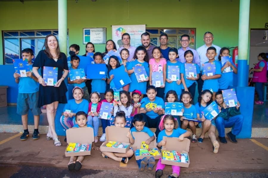 Com investimento de R$ 449 mil, Prefeitura de Maracaju entrega Kits de Material Escolar