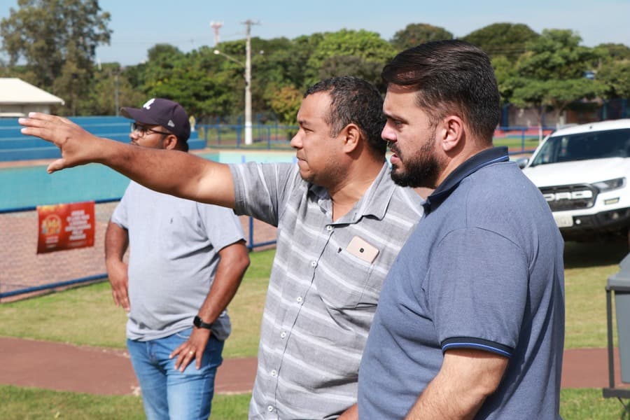 Presidente da Câmara pede melhorias na iluminação do Centro Olímpico