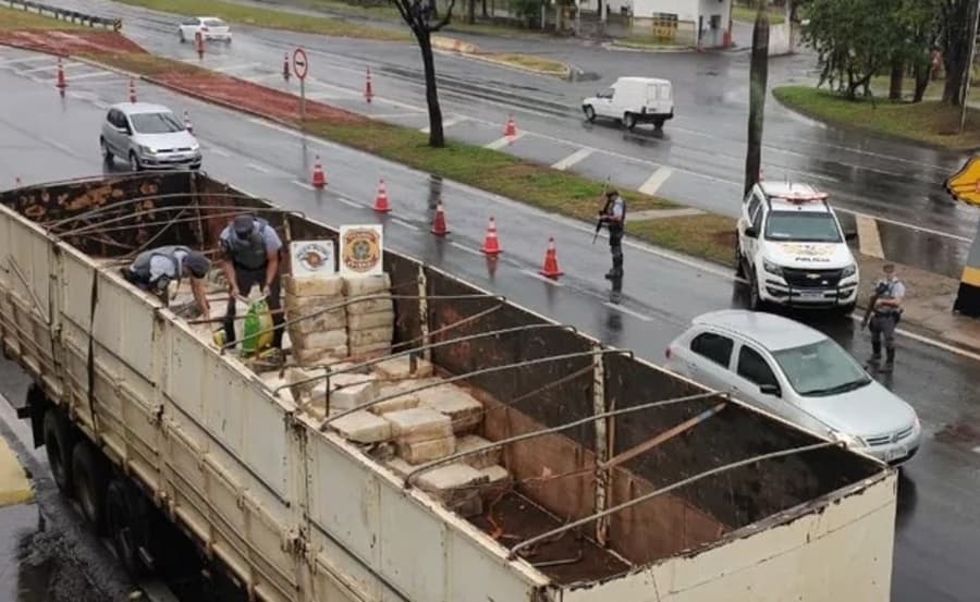 Polícia apreende cerca de 5 toneladas de maconha que saiu de Maracaju