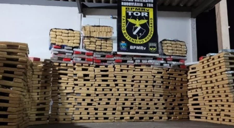 TOR apreende 764 Kg de maconha após motorista sair da pista durante perseguição