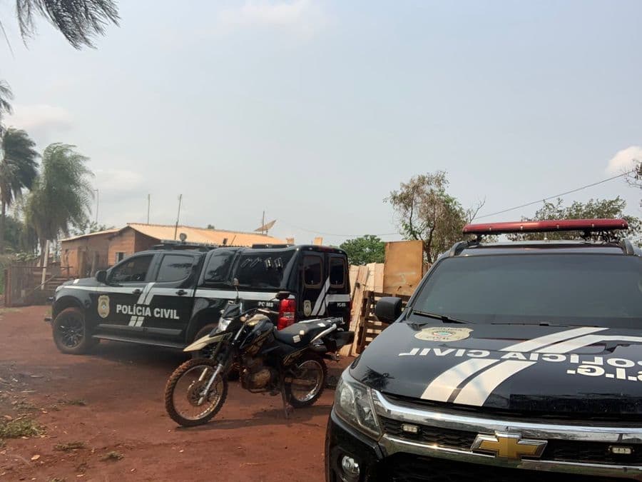No Jatobá, Polícia prende dois, recupera produtos furtados na Supera e uma moto