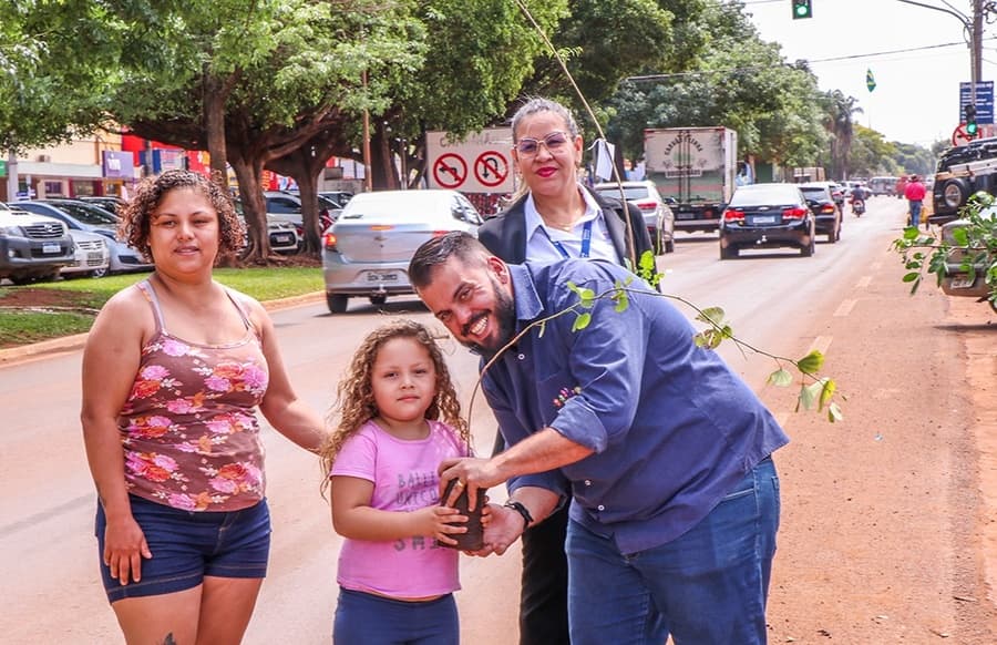 Projeto de Instituto entregou mais de 1 mil mudas de árvores em Sidrolândia e Maracaju