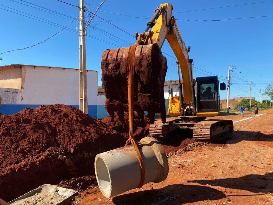 Prefeitura de Sidrolândia retoma drenagem na Rua Diogo Cunha, no Cascatinha I