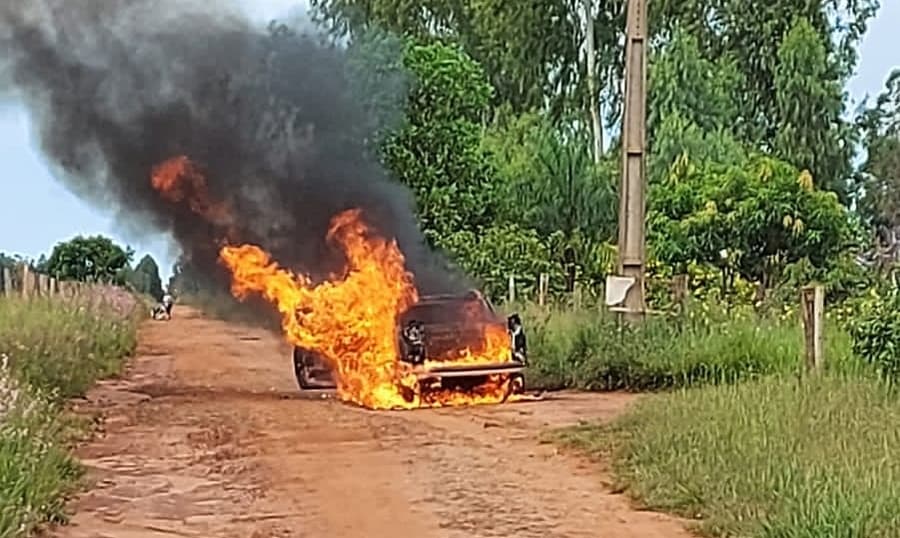 Veículo pega fogo em Assentamento e amigos realizam rifa para ajudar proprietário