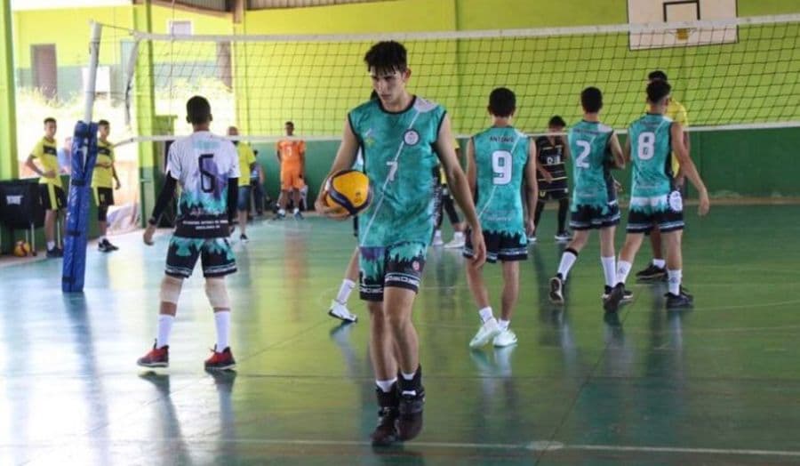 Sidrolandense participa do campeonato brasileiro de voleibol no RJ pela seleção do MS