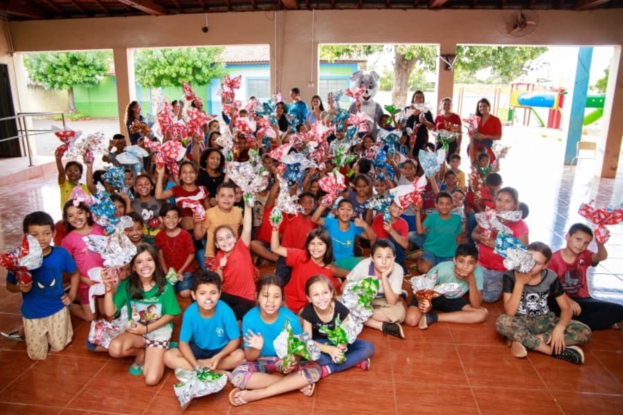 Prefeitura entrega mais de 750 ovos de páscoa para pessoas atendidas pela Assistência Social