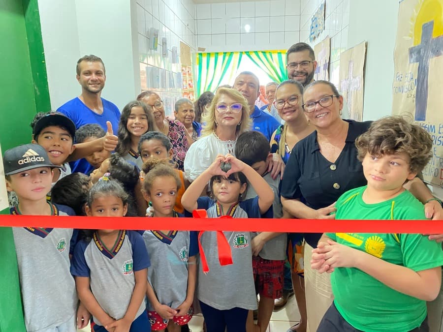 Prefeitura de Sidrolândia entrega 3 novas salas e anuncia quadra na Escola João Batista