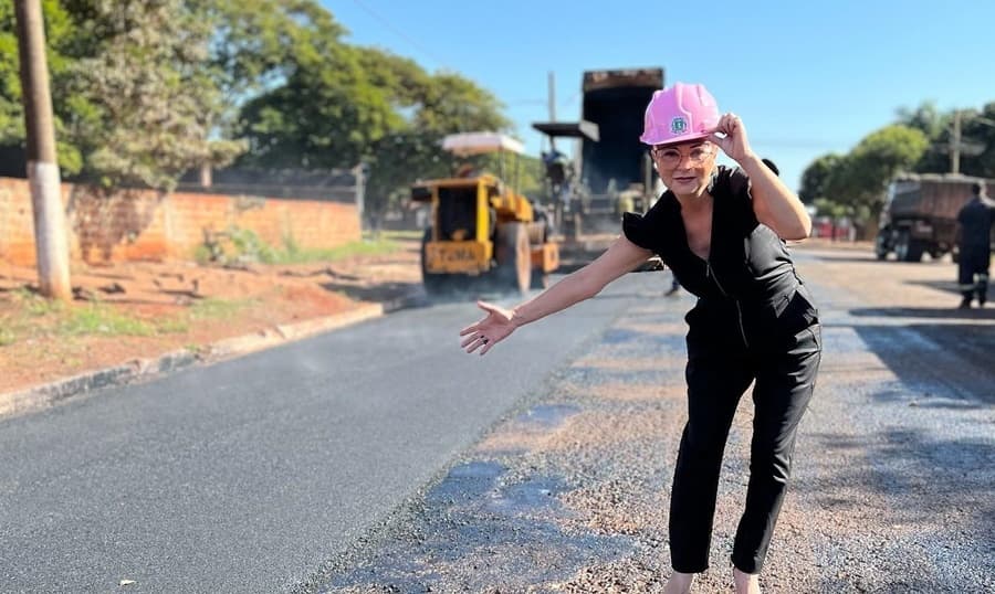 Com mais 30 km de asfalto novo, prefeita vai cumprir meta de área urbana 100% pavimentada