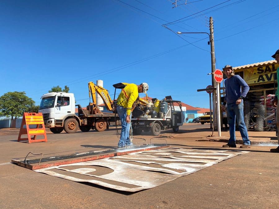 Prefeitura de Sidrolândia inicia pintura de sinalização na região central