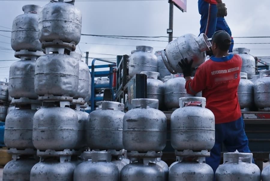 Procon de Maracaju e PAC notificam revendas de gás sobre redução de preço
