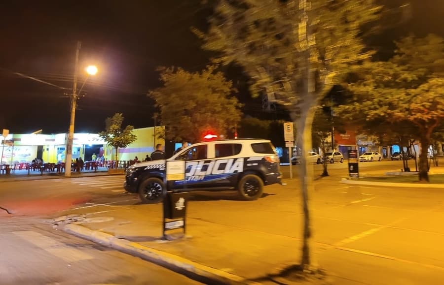 Homem de 57 anos tem carteira furtada por ladrão na praça central