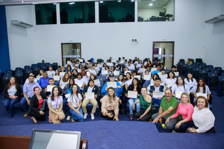 Com apoio da Prefeitura, Fundação Raízen forma mais de 100 alunos em Maracaju