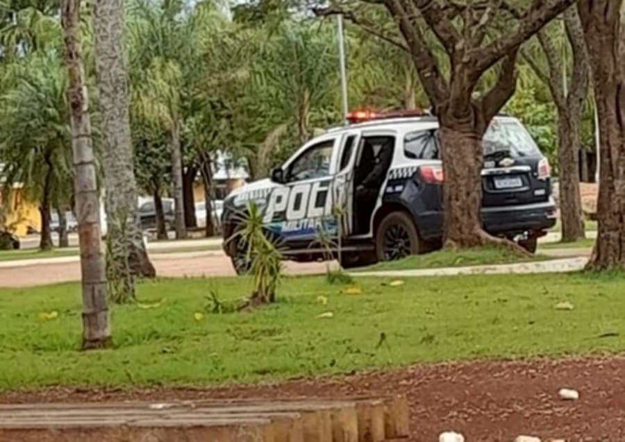 Australiano é vítima de furto na Praça Central de Sidrolândia e tem prejuízo de R$ 2 mil reais