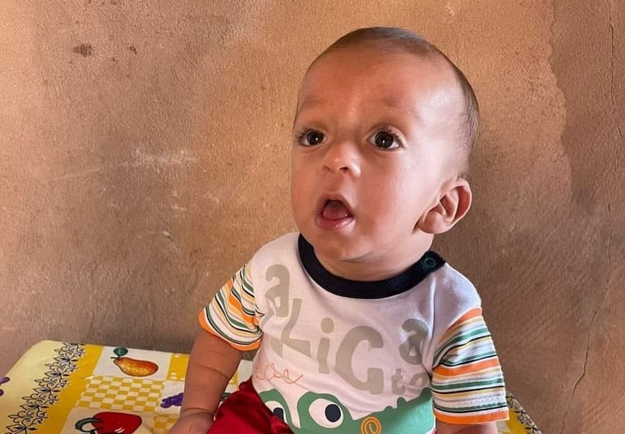 Solteira e desempregada, mãe pede ajuda para tratamento de filho com síndrome rara