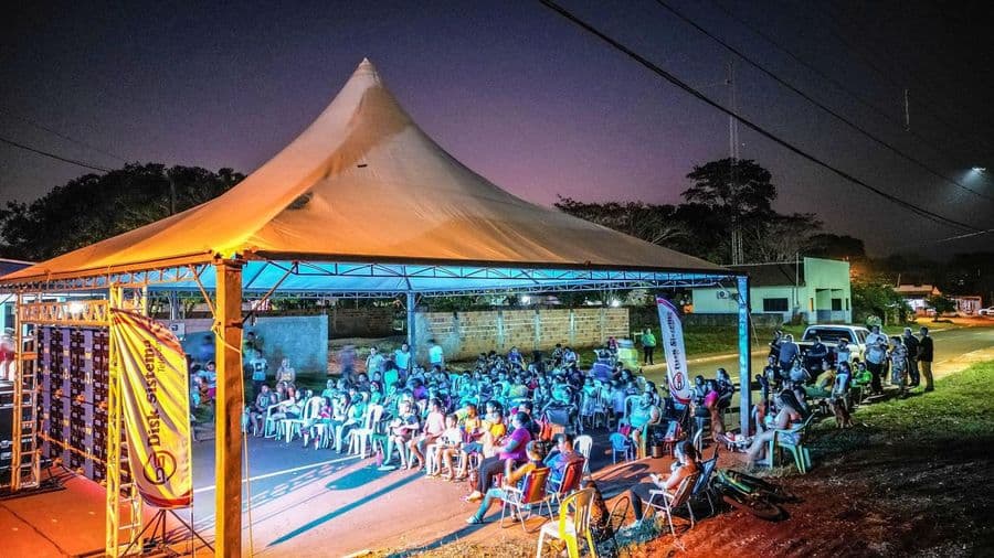 Iniciativa do vereador Robert, cinema para todos em Vista Alegre foi um sucesso