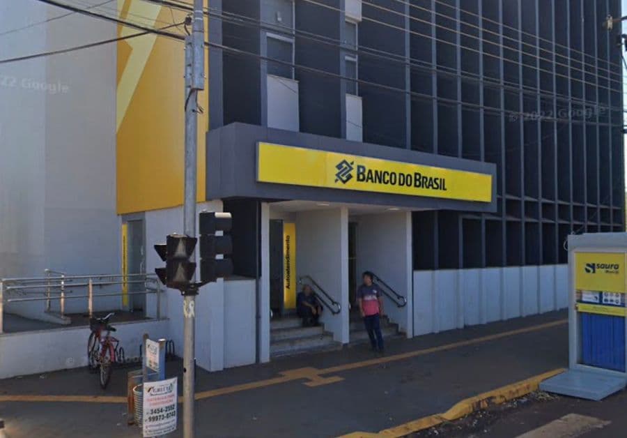Mulher tem conta bancária invadida por estelionatários e eles furtam R$ 8 mil reais