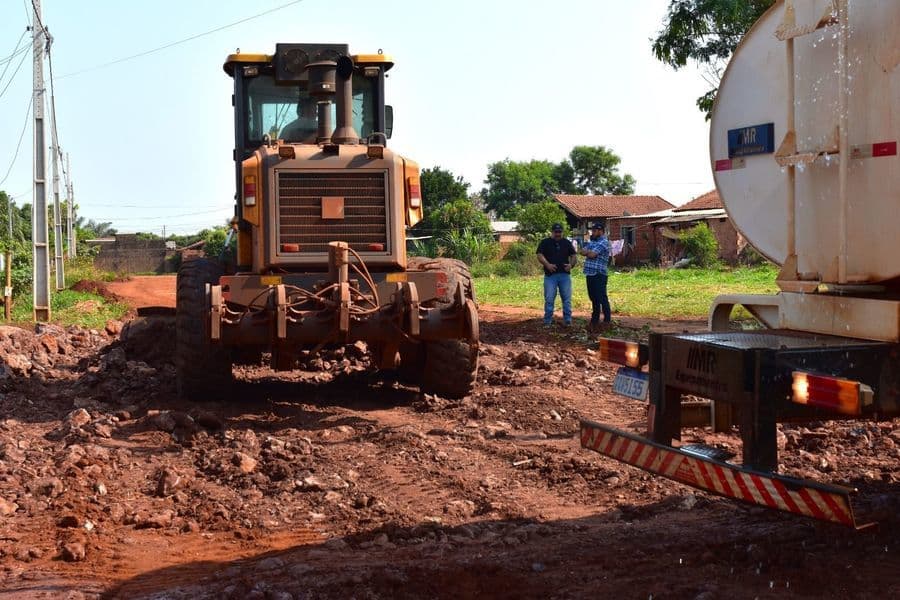 Administração realiza manutenção em ruas da Aldeia Tereré