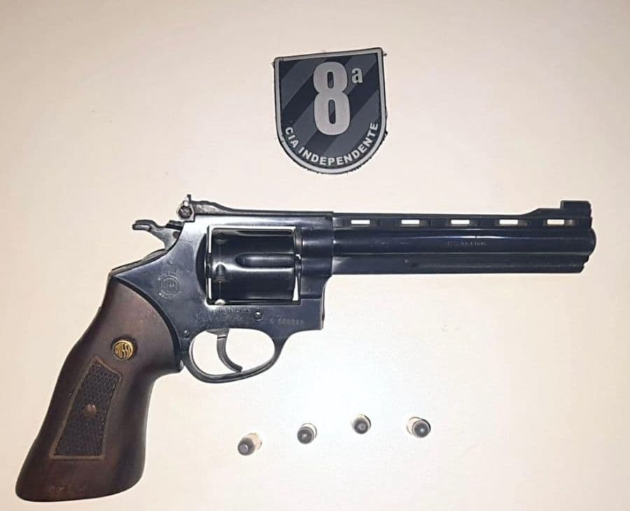 Homem de 37 anos é preso em flagrante com arma de fogo no Jandaia
