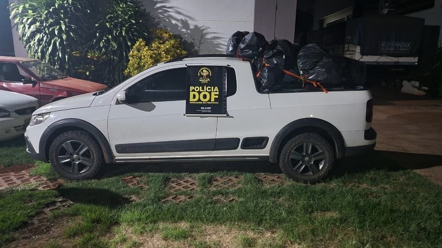 DOF apreende veículo carregado com R$ 300 mil em materiais de descaminho