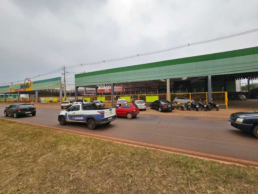 Estrutura é removida e Corpo de Bombeiros libera atendimento no Nutrimais Atacado