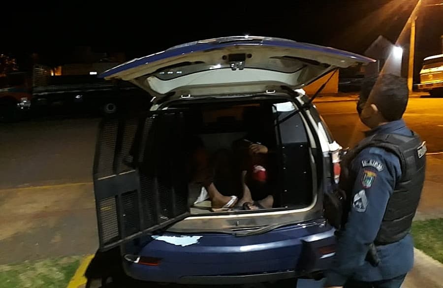 Após assalto, Polícia Militar age rápido e prende dois meliantes no centro da cidade