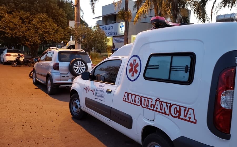 Jovem baleado durante briga generalizada na praça central é encaminhado para Santa Casa