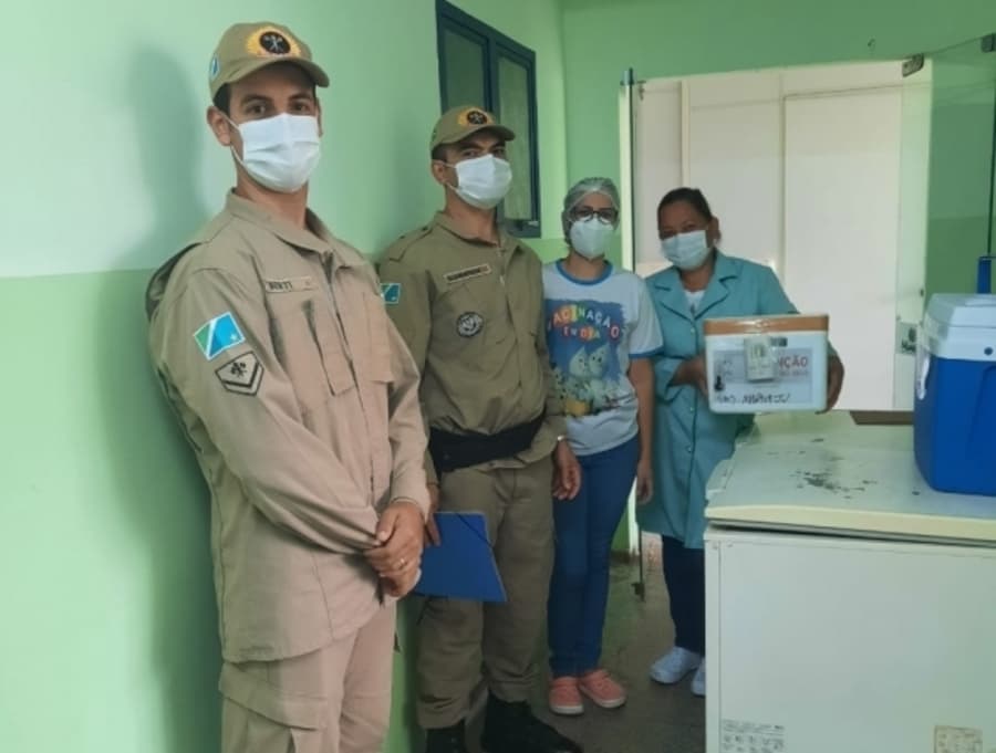 Maracaju recebe 240 doses da vacina da Oxford para imunizar profissionais da saúde