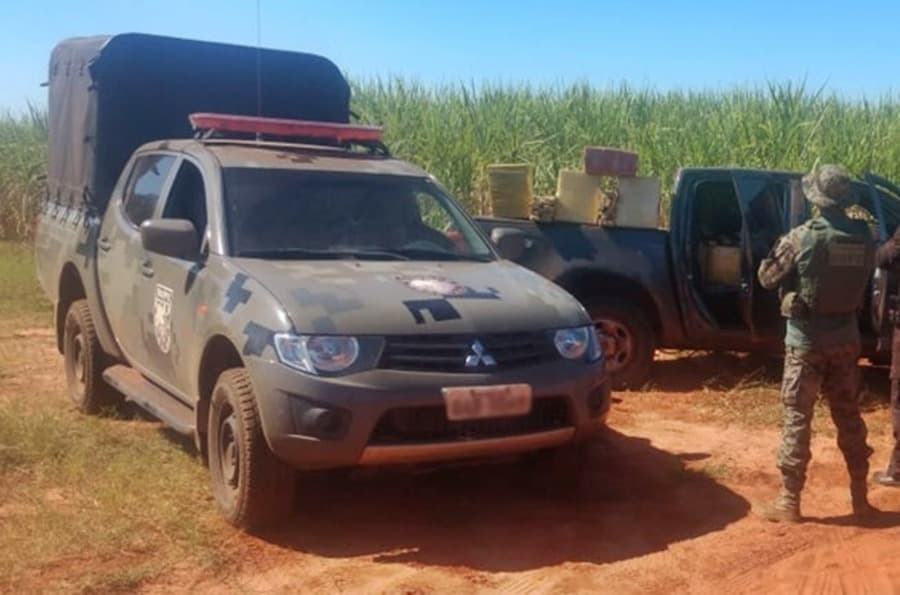 BOPE encontra carro abandonado com mais de 500 kg de maconha em estrada vicinal de Sidrolândia