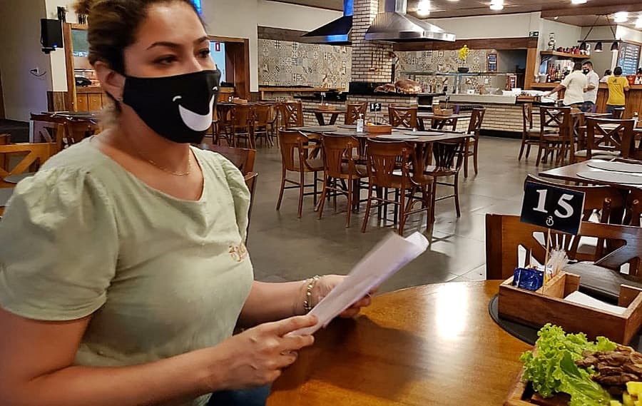 Empresária nega cancelamento de show e rebate informações do Secretário de Saúde