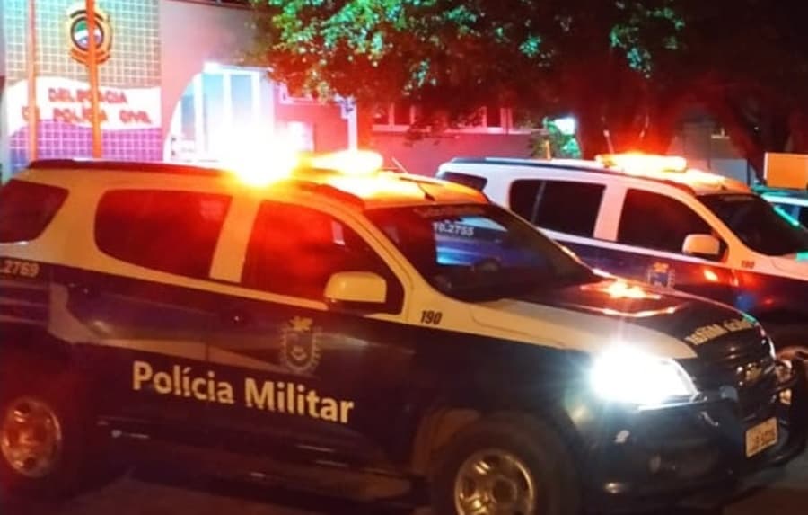 Durante abordagem, homem tenta esconder droga dentro da boca e é preso